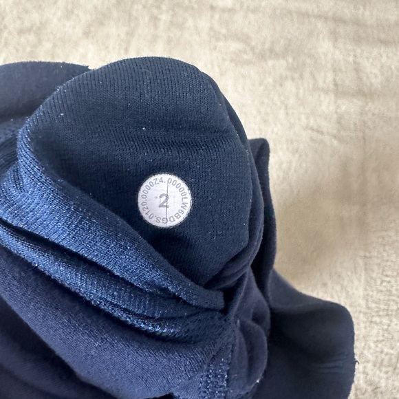 Lululemon align high rise 21” legging. Navy. Size 2 - Picture 3 of 3